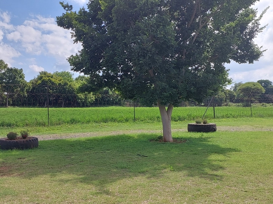 Commercial Property for Sale in Zoutpansdrift North West